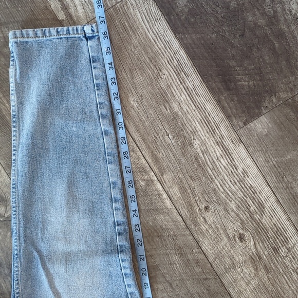 Mom Jeans - Picture 8 of 8